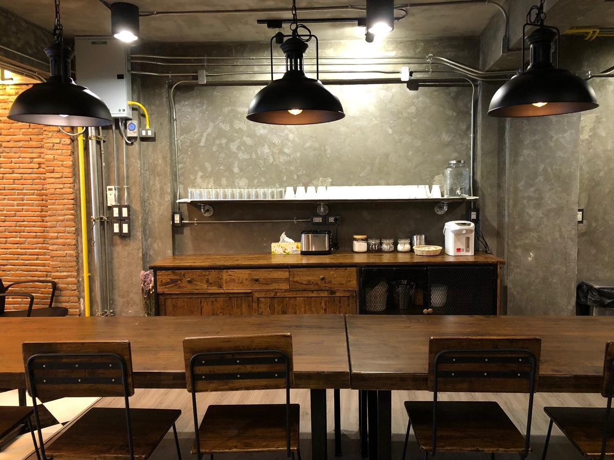 Sleepover Hostel Ban Bang Khwang Exterior photo